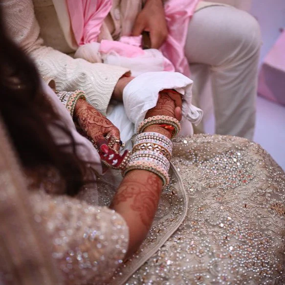 Bridal Chura with Flower Mirror kada and Gajra Kada - Image 4