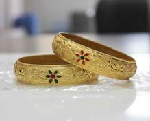 Broad Look-Like Gold Dyed Bracelet Pair With Meenakari Work - Image 4