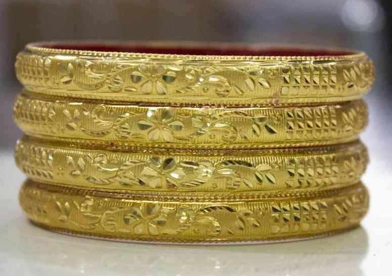 Guarantee Gold Dyed Bracelets With Floral And Block Design - Image 3