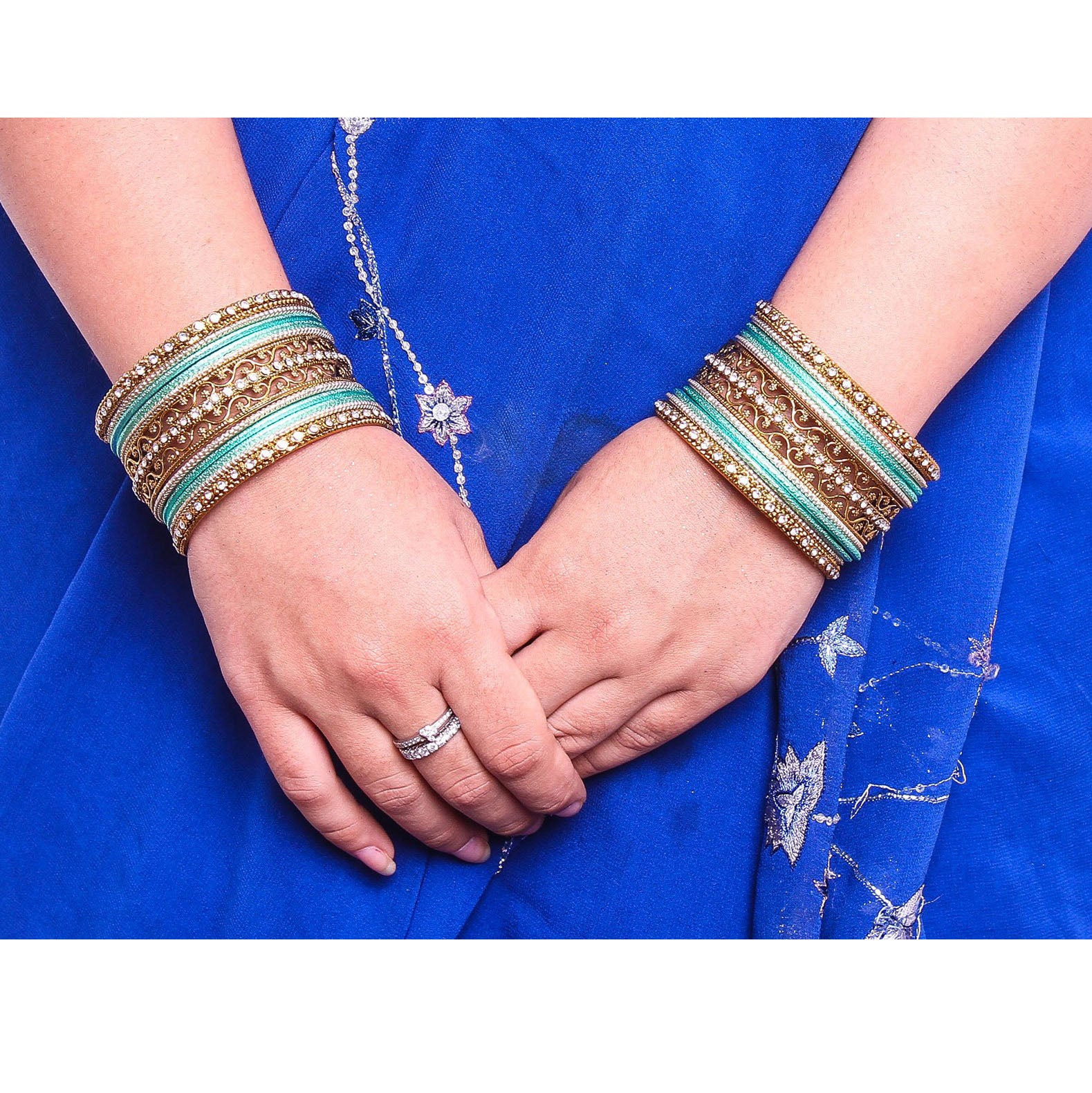 Intricate Bracelet With Running Stone Work And Shinning Bangle Set - Image 8