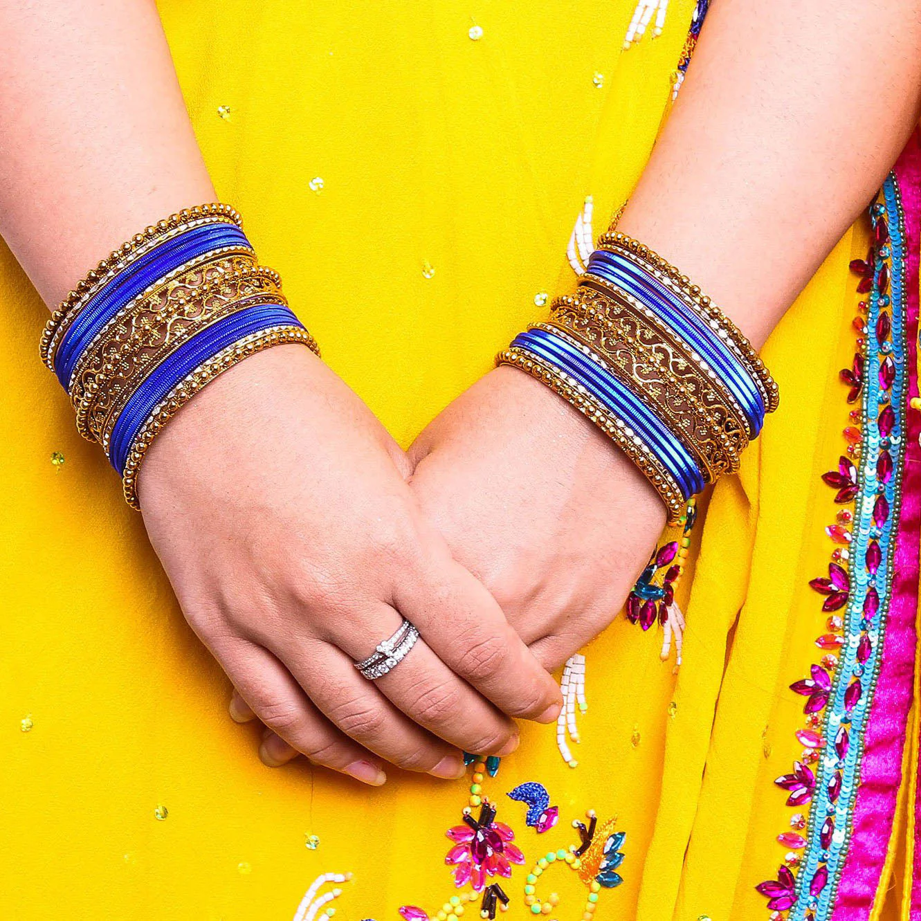 Low Cost Shinning Bangle Set - Image 6
