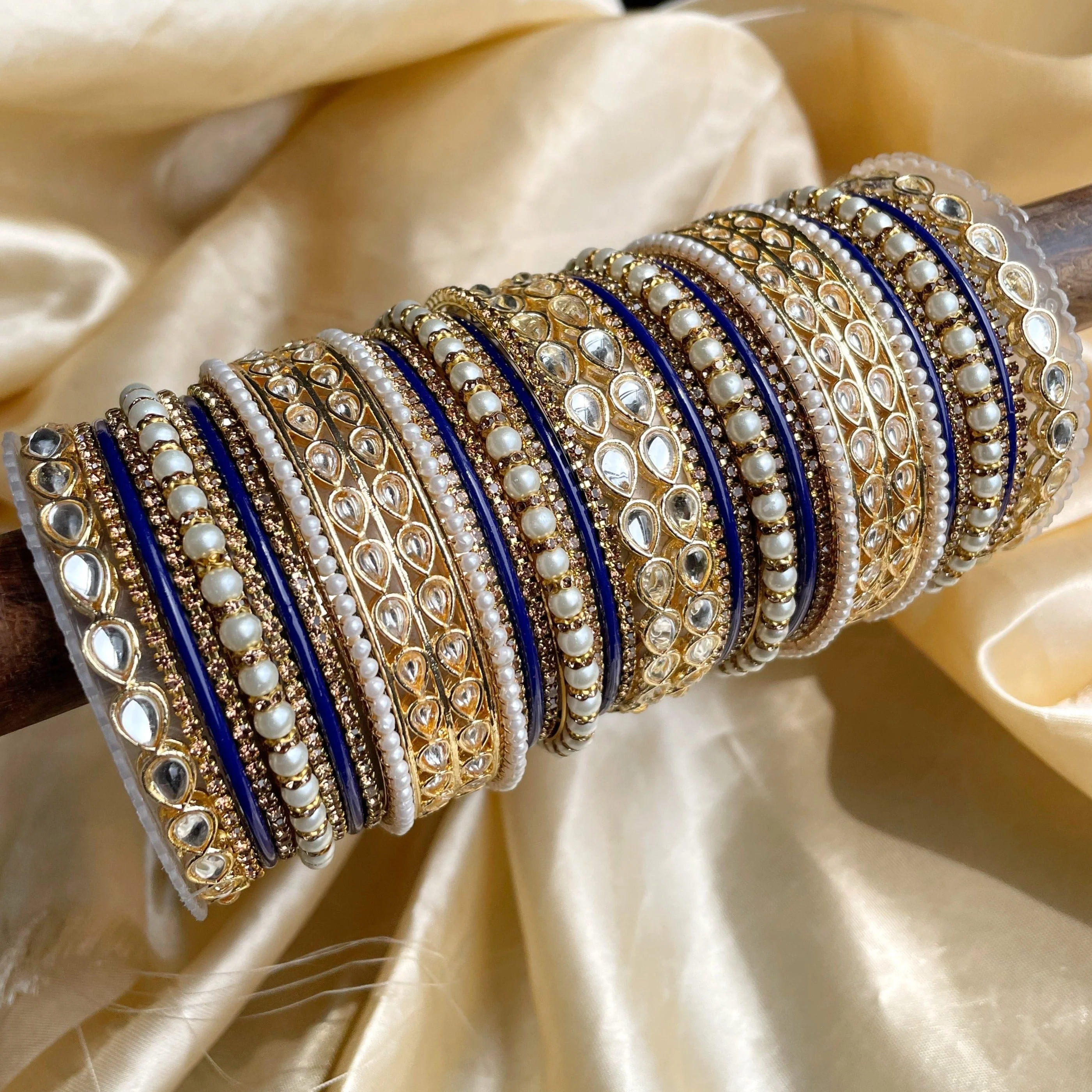 Matte Texture bangle set with Kundan Kada by Leshya - Image 5
