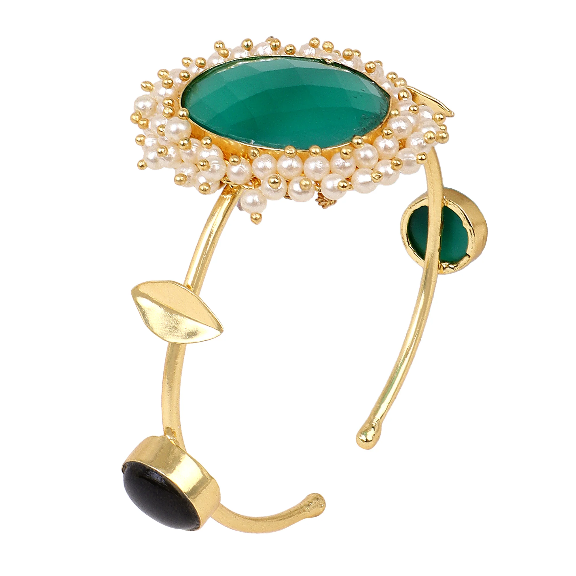 Green Stone Gajra Bracelet with Matte Golden Finish - Image 4