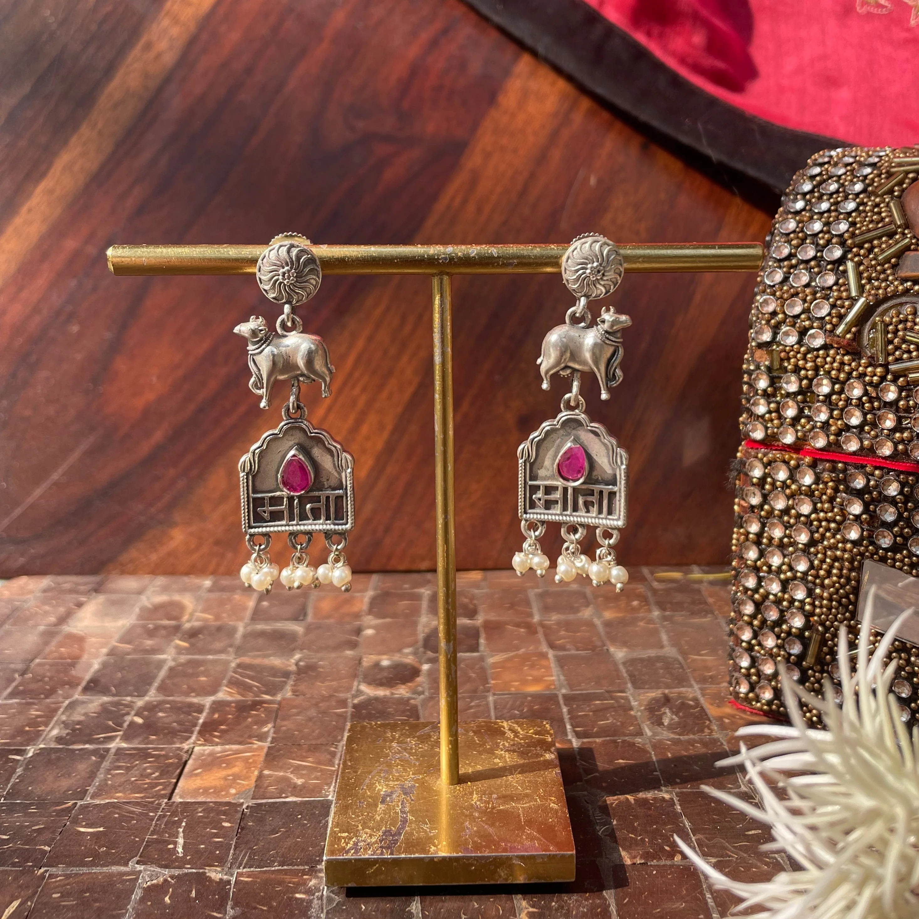Oxidized Silver Earring with Cow Symbol and 'Mata' Monogram - Image 3