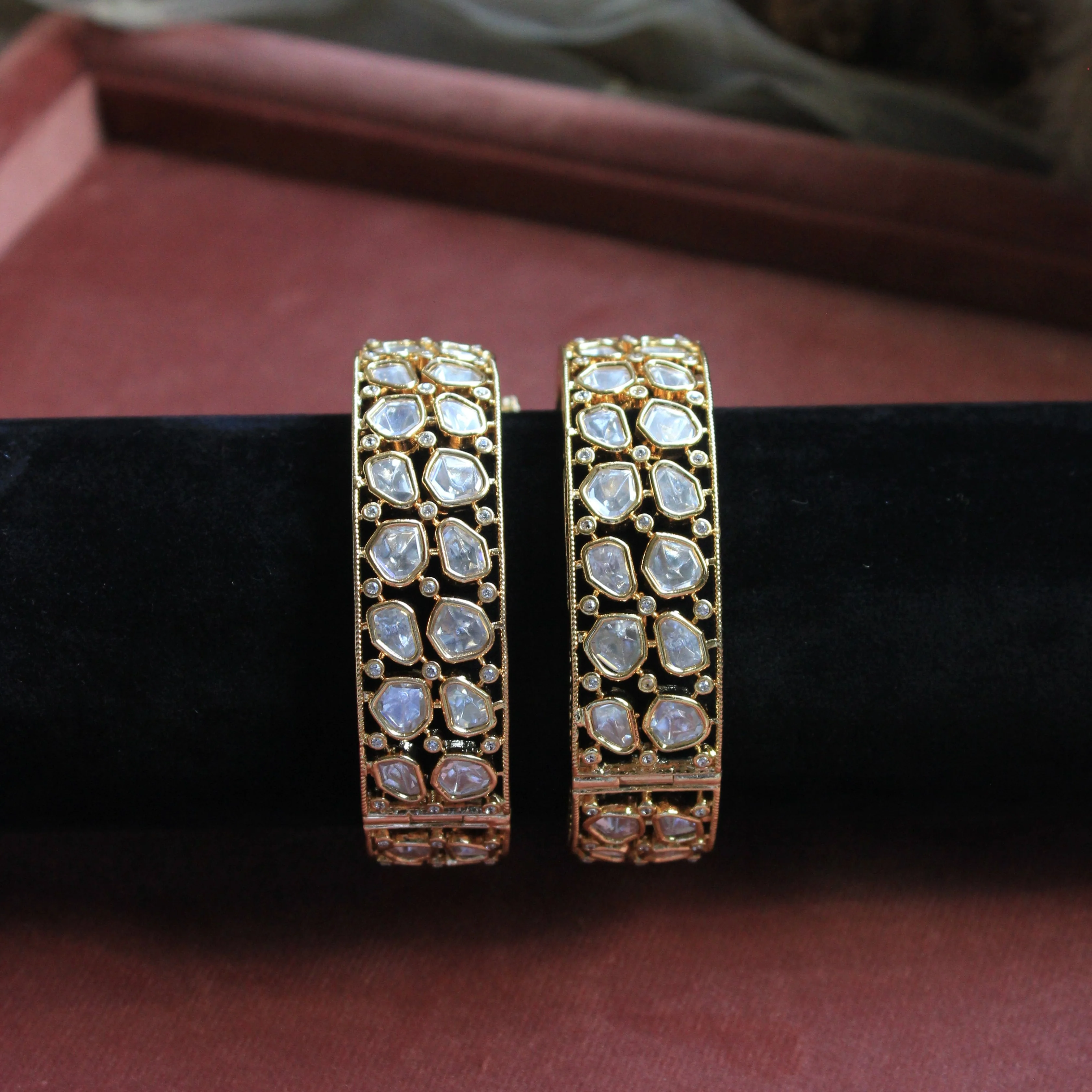 Pachi Kundan Bracelet with Flower Design - Image 2