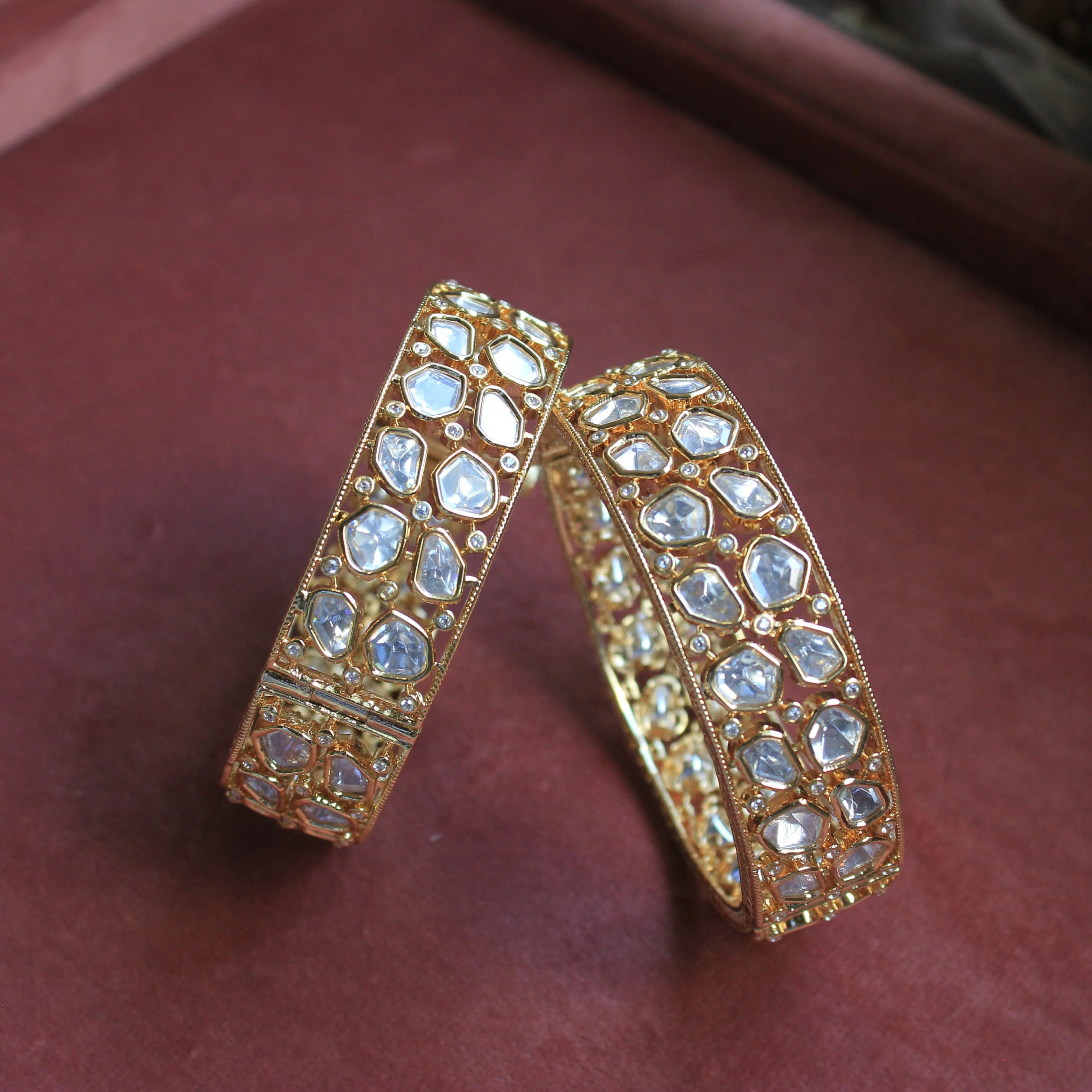 Pachi Kundan Bracelet with Flower Design - Image 4